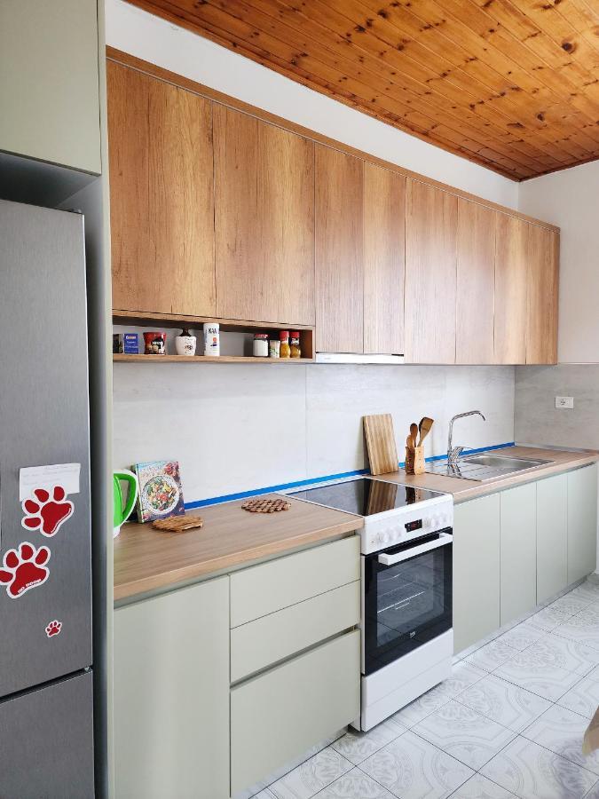 Mia Guest House - Entire Home With Balcony & Garden Дивяка Екстериор снимка