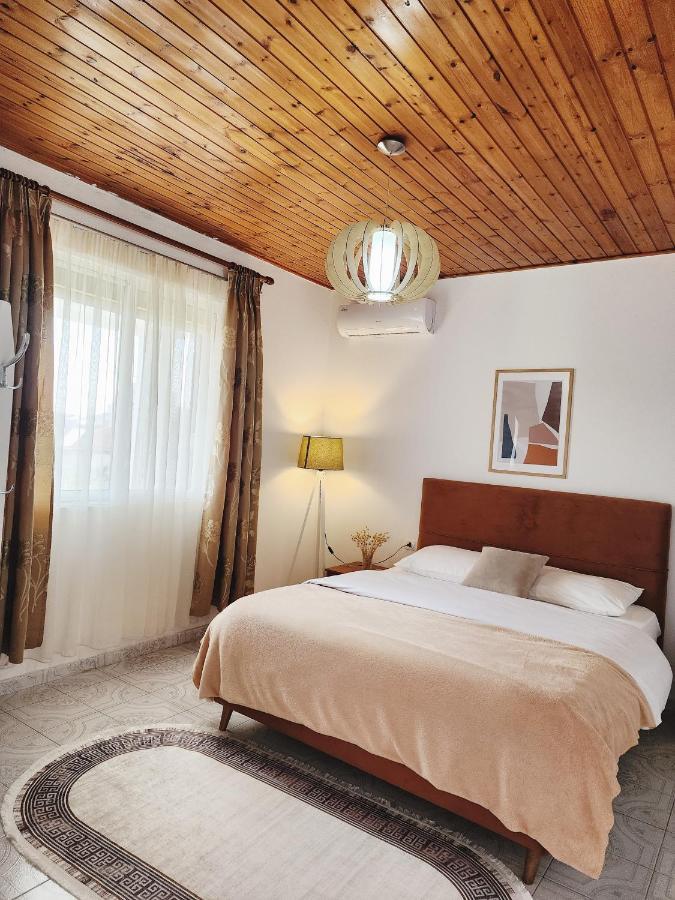 Mia Guest House - Entire Home With Balcony & Garden Дивяка Екстериор снимка