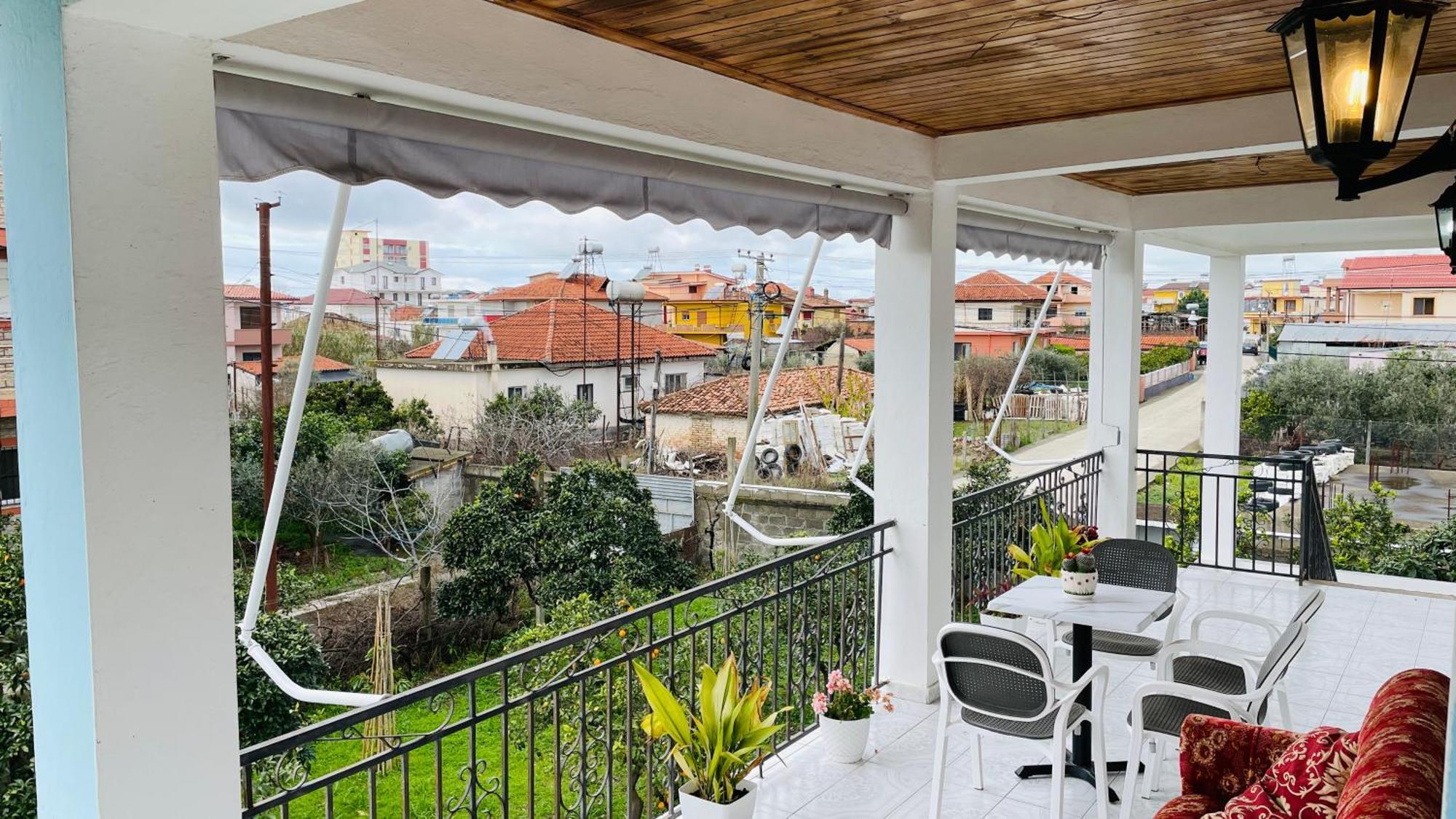 Mia Guest House - Entire Home With Balcony & Garden Дивяка Екстериор снимка