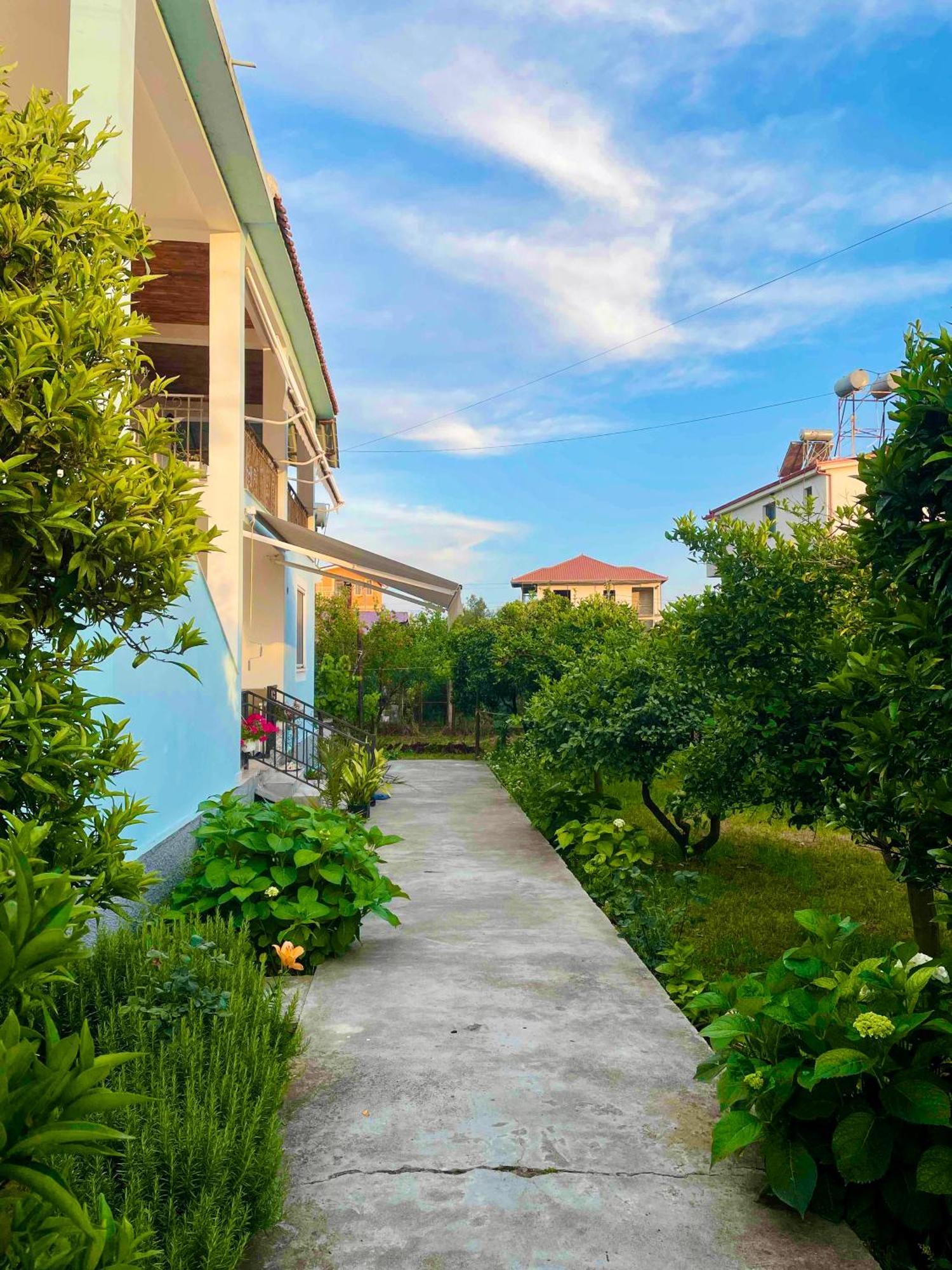 Mia Guest House - Entire Home With Balcony & Garden Дивяка Екстериор снимка